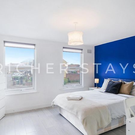 Large Home For Contractors & Families - Garden & Amenities 런던 외부 사진