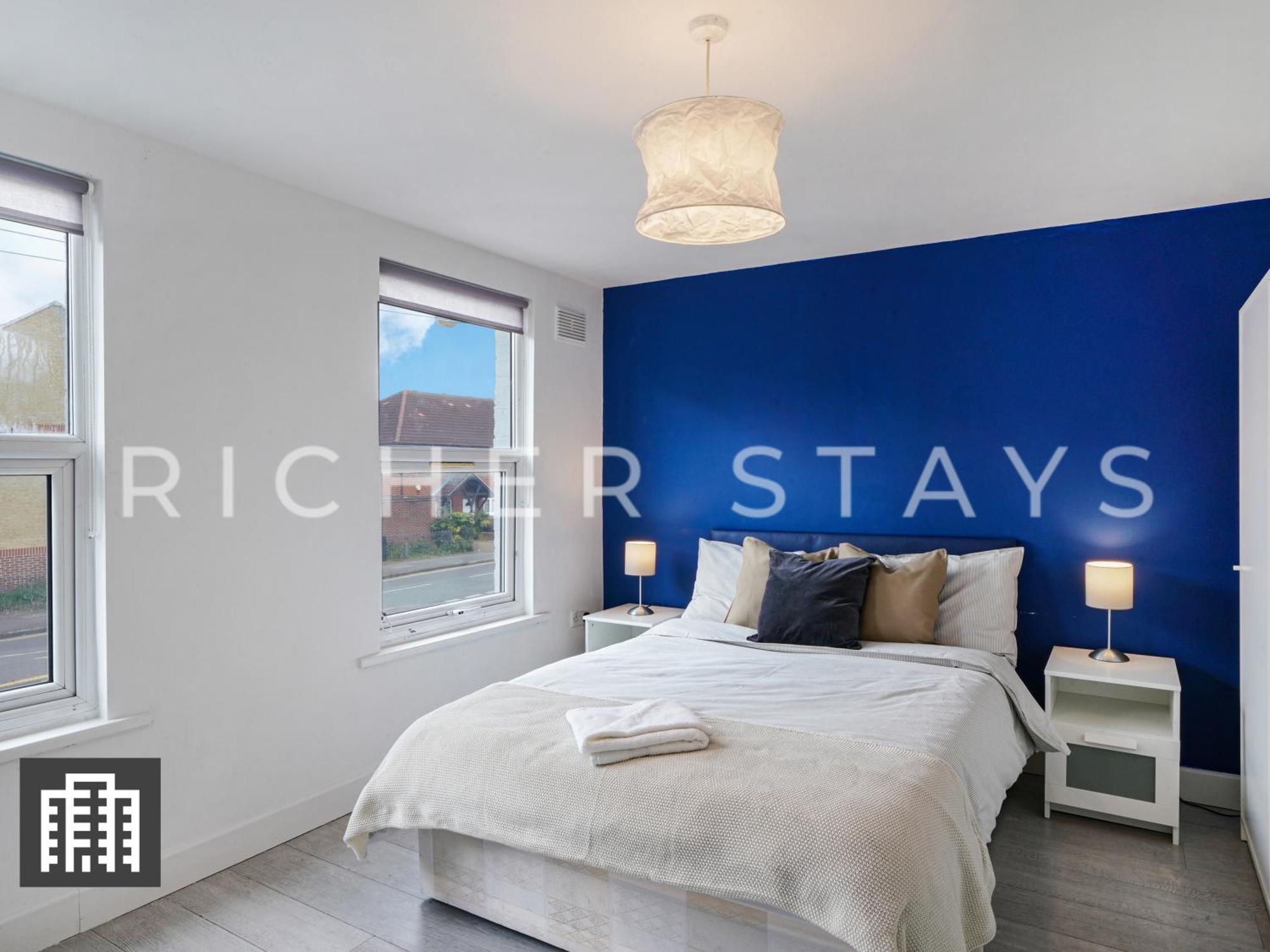 Large Home For Contractors & Families - Garden & Amenities 런던 외부 사진